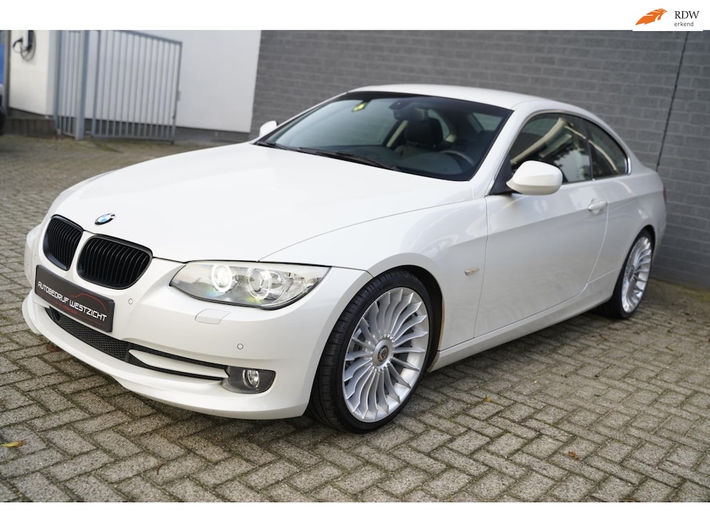 BMW 3-Serie Coupé 325i Exclusive 3.0 LCI 218pk Parelmoer Wit