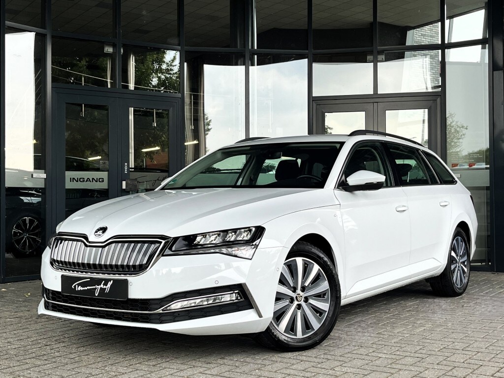 Skoda Superb COMBI 1.4 TSi IV PHEV - VIRTU - STUURVERW. - AD. CRUISE