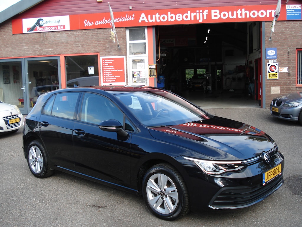 Volkswagen Golf 1.0 eTSI Life Business AUTOMAAT
