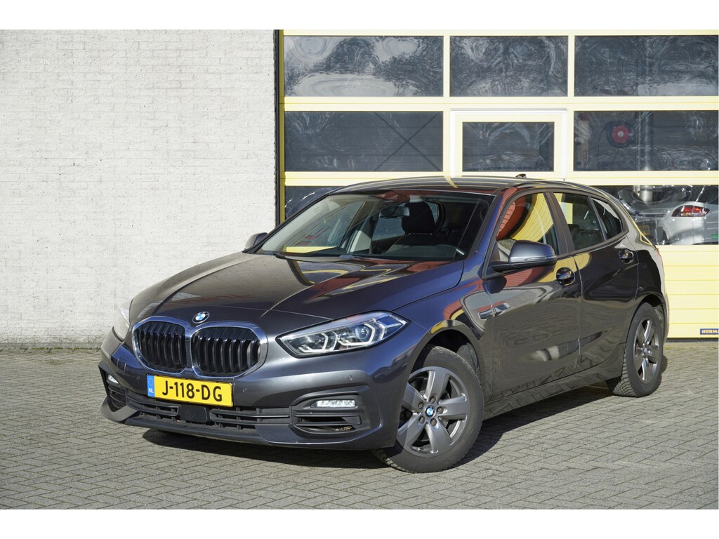 BMW 1-Serie 118i Automaat! 5drs Executive BJ2020 Lmv 16" | Led | Pdc | Navi | Virtual cockpit | Climate control | Cruise control | Getint glas