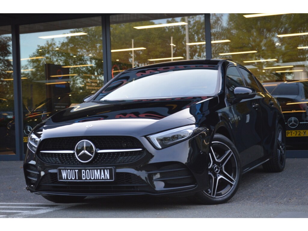 Mercedes-Benz A-klasse 250 e AMG Led Panorama Memory Distronic Head-Up Camera Night Pdc
