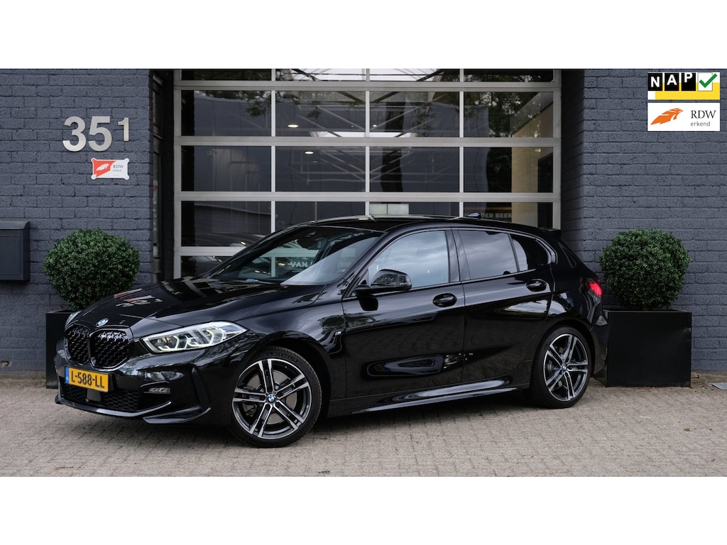 BMW 1-Serie 120i M-Sport|Aero Pack|Live Cockpit|Shadow Line