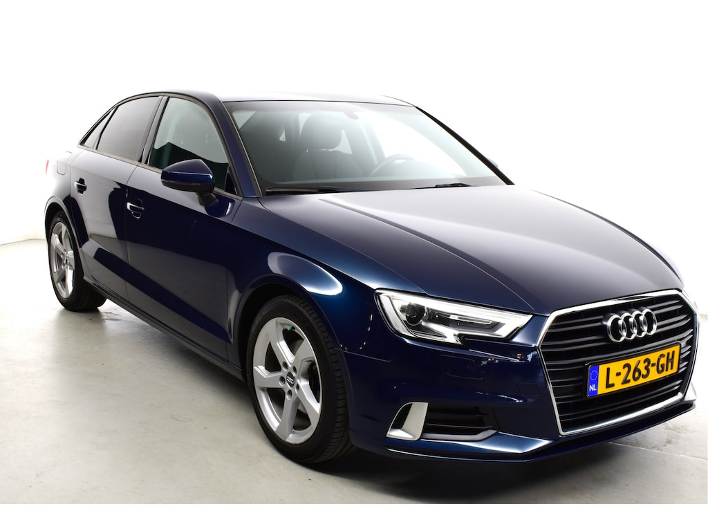 Audi A3 Limousine 35 TFSI Advance Sport Automaat, Privacy glas, Sportstoelen, Trekhaak-Dealer onderhouden