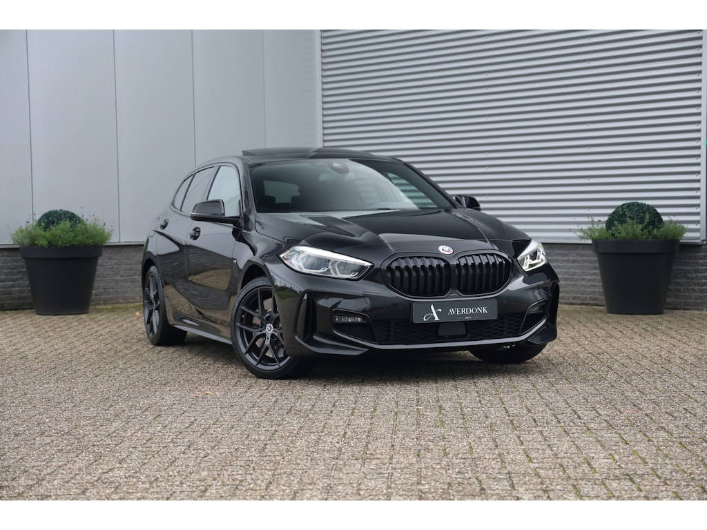 BMW 1-Serie 118i M-Sport Aut. NAP|Pano|Stoelvw|Cam|Trekhaak|Leder