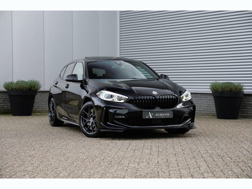 BMW 1-Serie 118i M-Sport Aut. Pano|Leder|Trekh|Cam