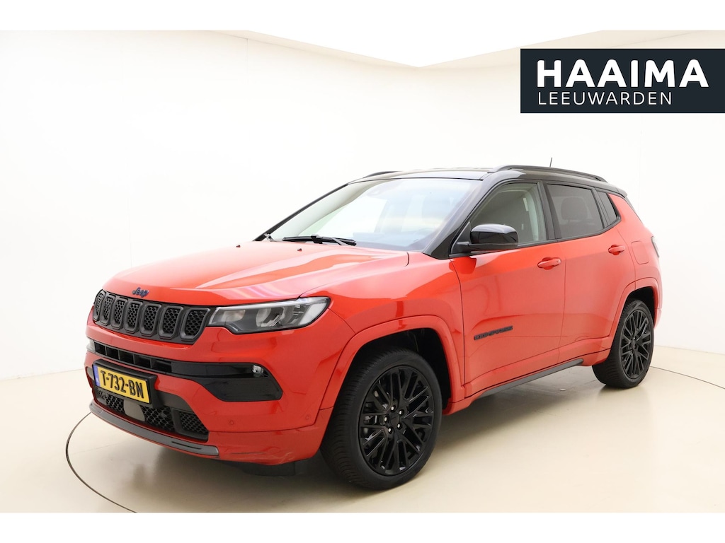 Jeep Compass 4xe 240 Plug-in Hybrid Electric S Automaat | Lederen bekleding | Navigatie | Stoel & Stuurverwarming | Climate control | Zwart dak | Extra getint glas | Parkeersensoren