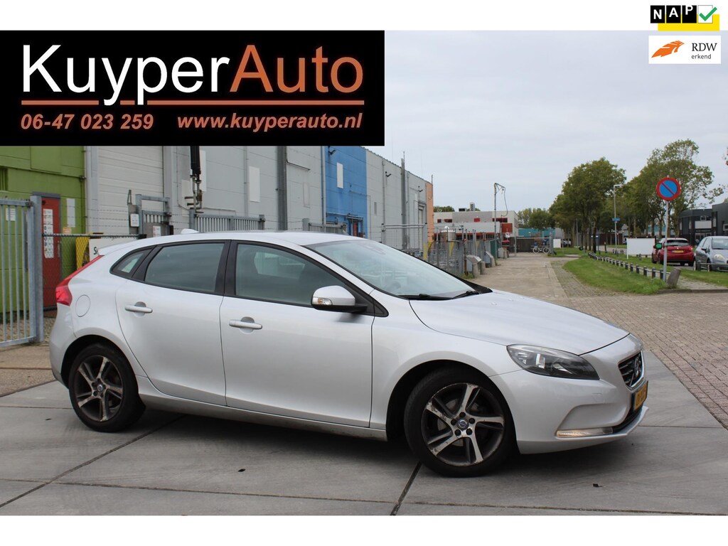 Volvo V40 1.6 D2 dealer onderhouden DEALER ONDERHOUDEN DISTRIBUTIE RECENT VERVANGEN CAMERA