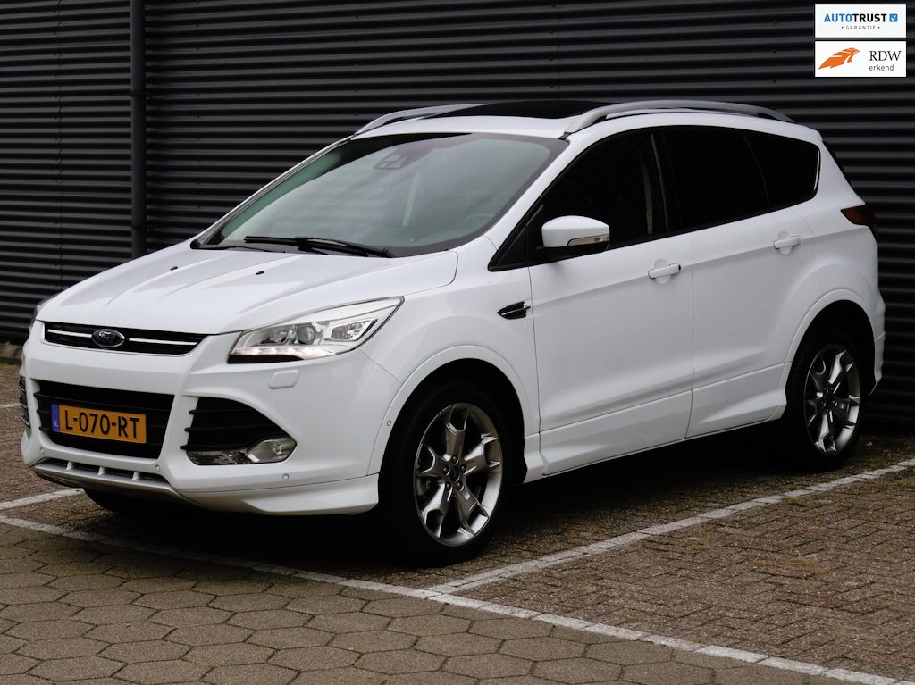 Ford Kuga 1.5 Titanium Styling Pack 4WD|Pano|Autopark|Automaat|Leder