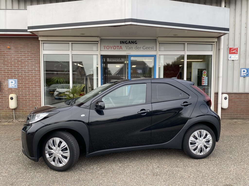 Toyota Aygo X 1.0 VVT-i MT Play