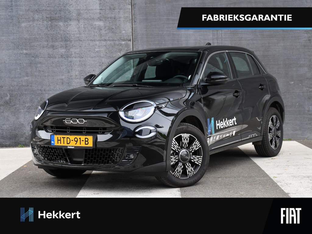 Fiat 600 Urban 1.2 Hybrid 110pk Automaat PDC ACHTER | APPLE-CARPLAY | DAB | CLIMA | 17''LM
