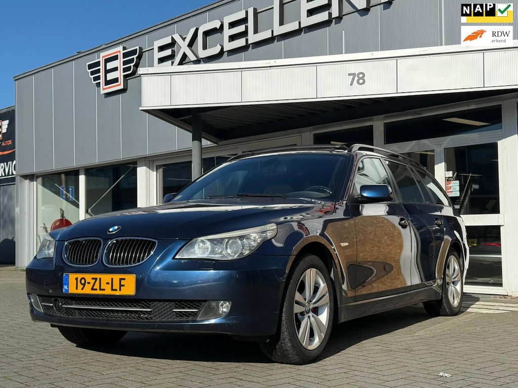 BMW 5-Serie Touring 525xd Business Line | Leder | Panoramadak