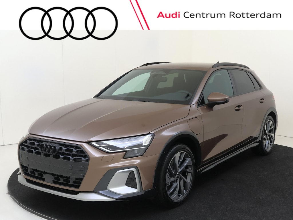 Audi A3 allstreet 40 TFSI e S-tronic Advanced edition | Audi Exclusive lak | S-line interieur | Elek. bedienbare achterklep | Comfortsleutel | 18 inch LM velgen
