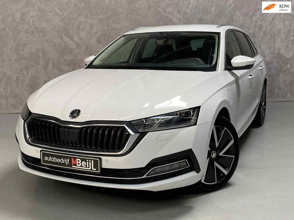 Skoda Octavia Combi 1.4 TSI iV PHEV Business Edition Plus /HUD /Camera / Stuurverwarming