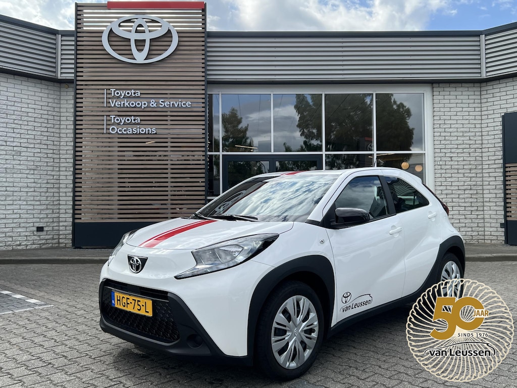 Toyota Aygo X PLAY NL-AUTO 5-DEURS APPLE/ANDROID BLUETOOTH AD-CRUISE CAMERA