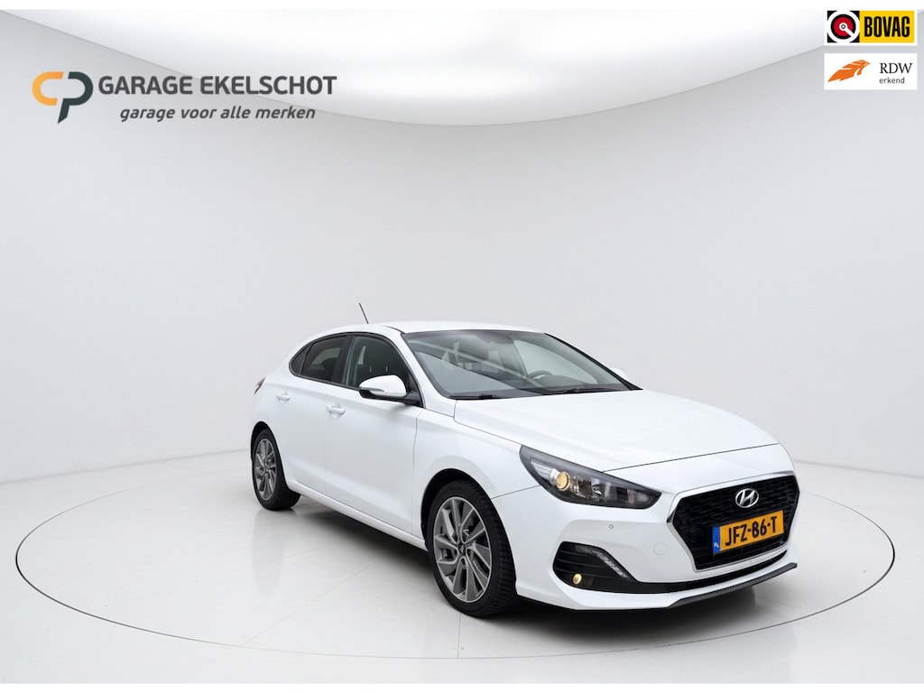 Hyundai i30 1.0 T-GDI Fastback Premium / Carplay / Cruise control