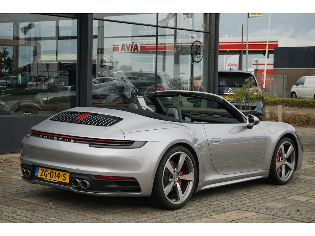 Porsche 911 Cabrio 3.0 Carrera 4 S 450 PK | 21'' Classic velgen | Sportstoelen