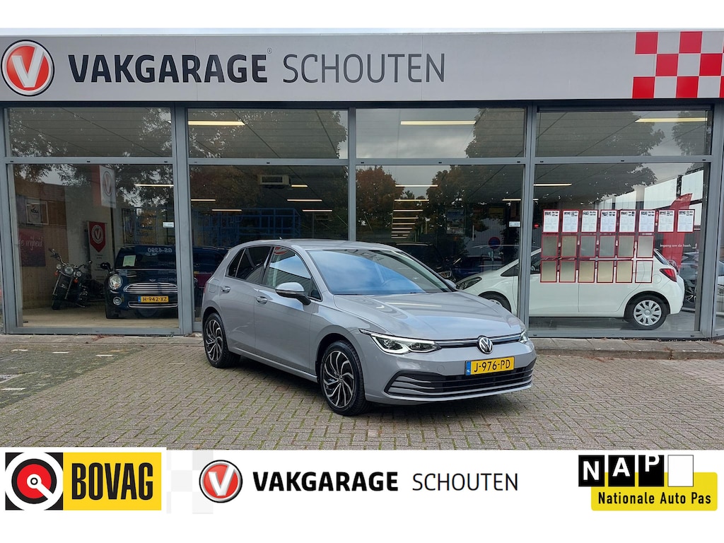 Volkswagen Golf 1.5 TSI Life Business 17 inch Sport st
