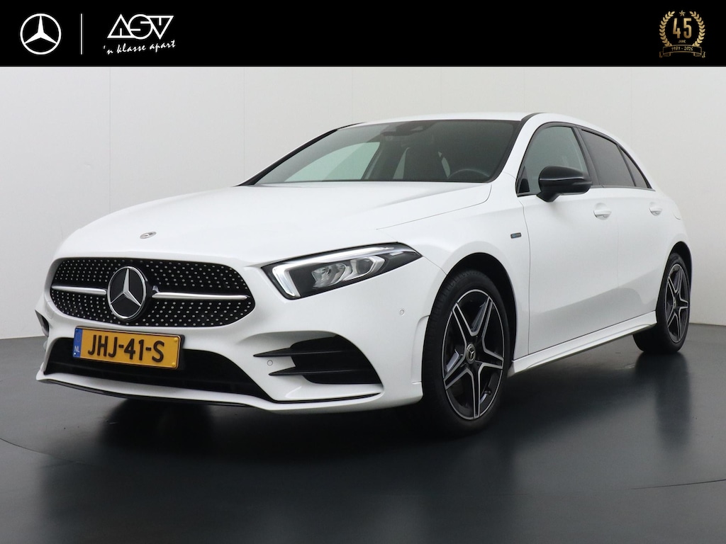 Mercedes-Benz A-klasse 250 e AMG Business Solution | Smartphone Integratie | Dodehoek Assistent | Night Pakket | Stoelverwarming voor | Augmented Reality | DAB+ Radio