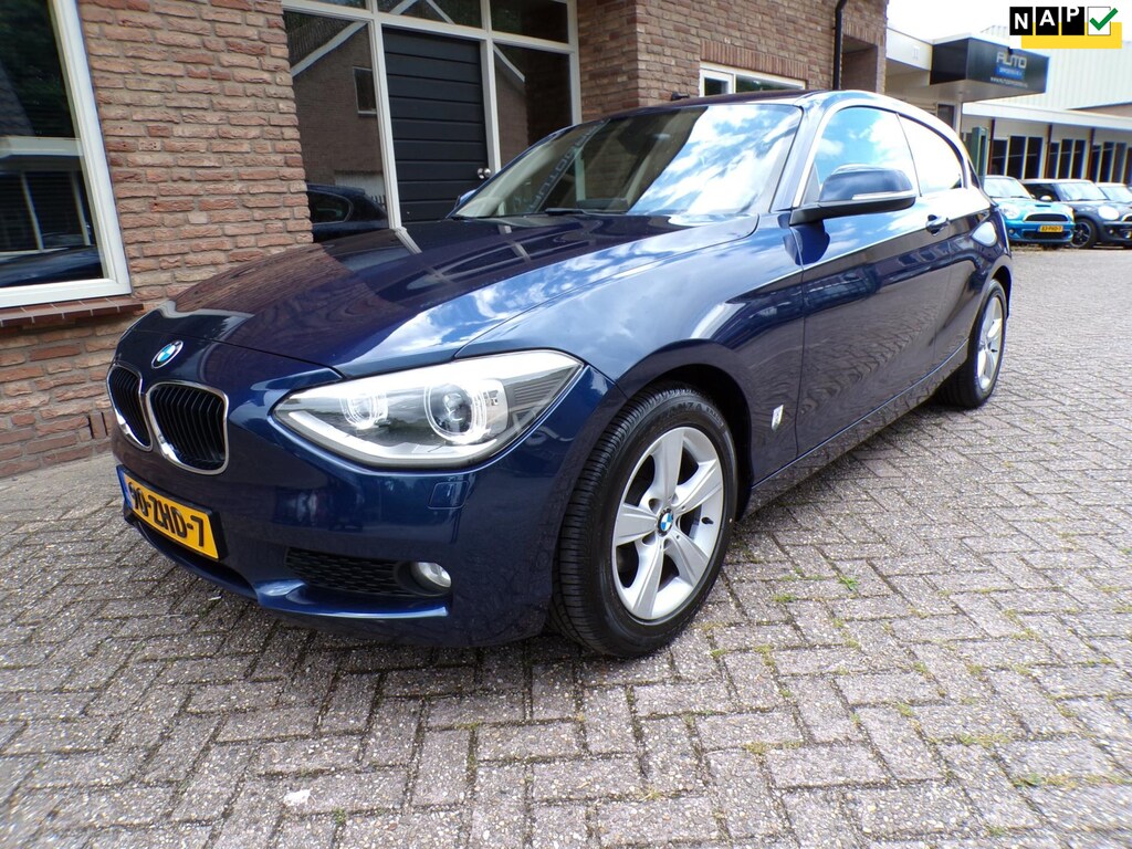 BMW 1-Serie 116i Upgrade Edition Automaat / Leder / Navi