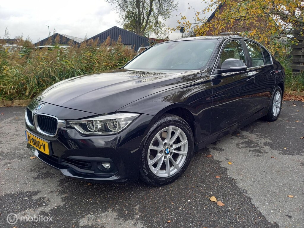 BMW 3-Serie 318i AUT. Centennial High Executiv Leer Navi PDC