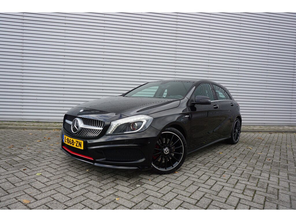 Mercedes-Benz A-klasse 250 Sport AUTOMAAT - Airco / Navi / Carplay / Stoelverw. / Cruise / Camera / Parkeers.