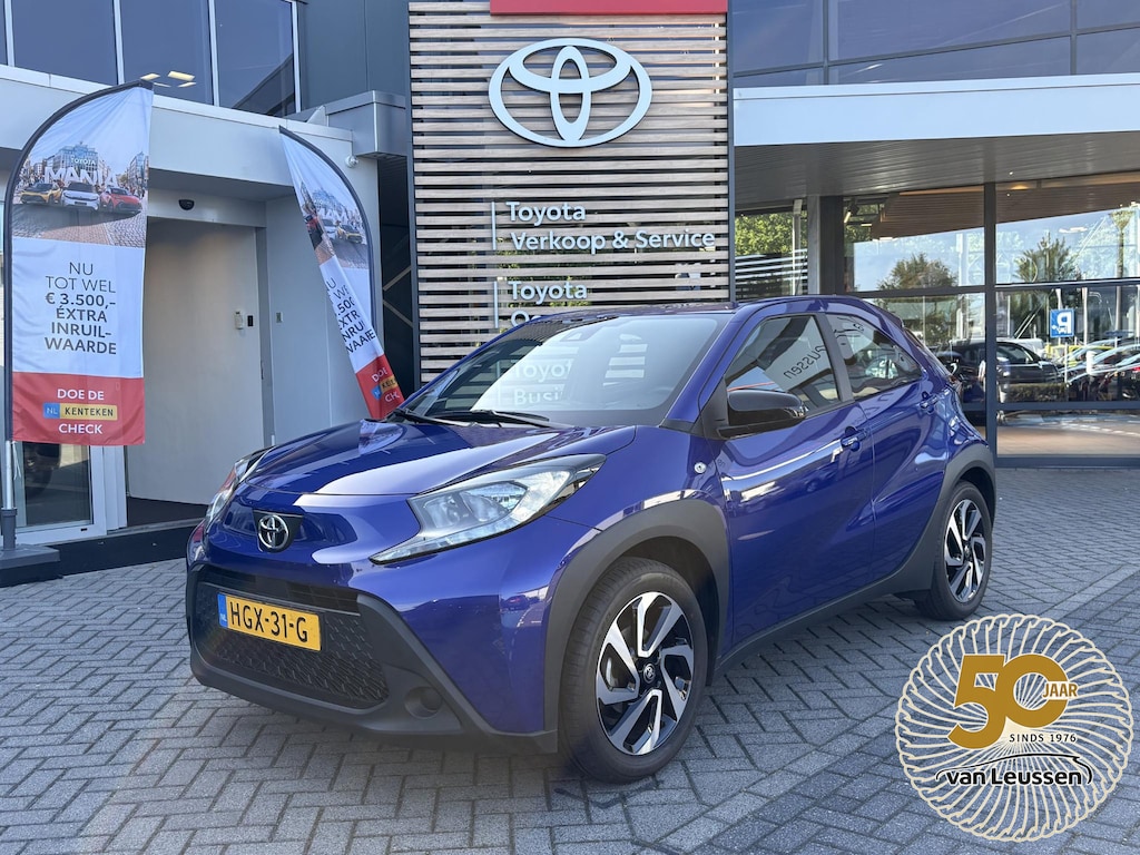 Toyota Aygo X PLAY APPLE/ANDROID CAMERA AD-CRUISE NL-AUTO BLUETOOTH AIRCO LM-VELGEN
