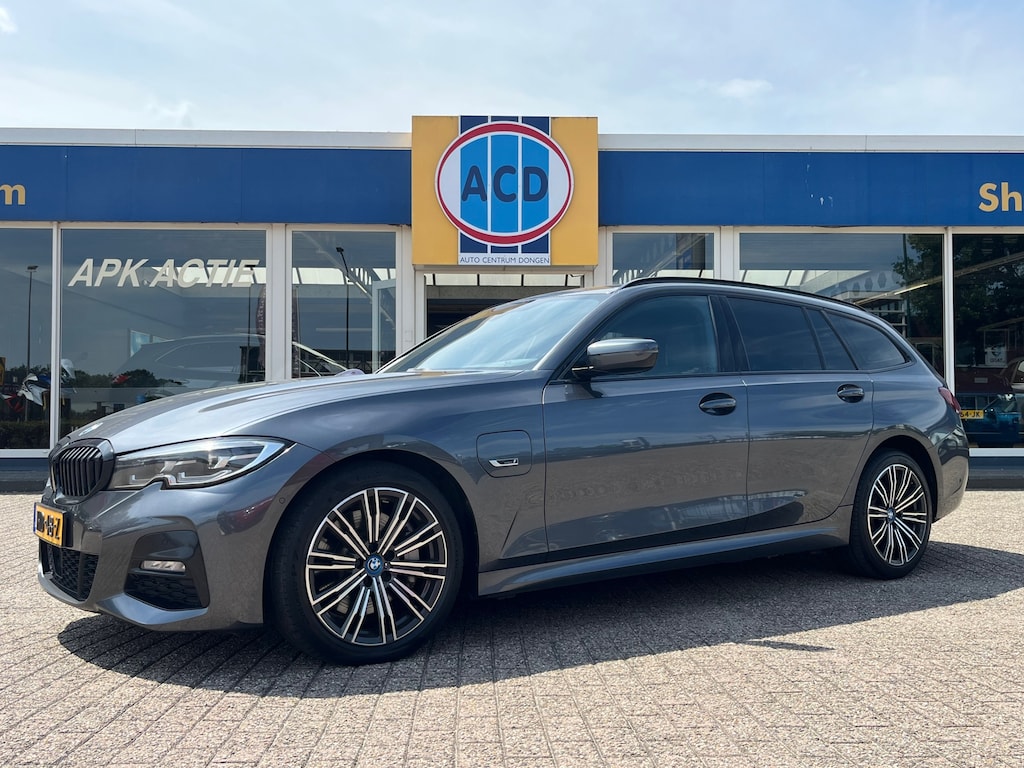 BMW 3-Serie Touring 330e Business Edition Plus | M-pakket | Full led | Carplay | Camera | Trekhaak wegklapbaar | SOH 96% |