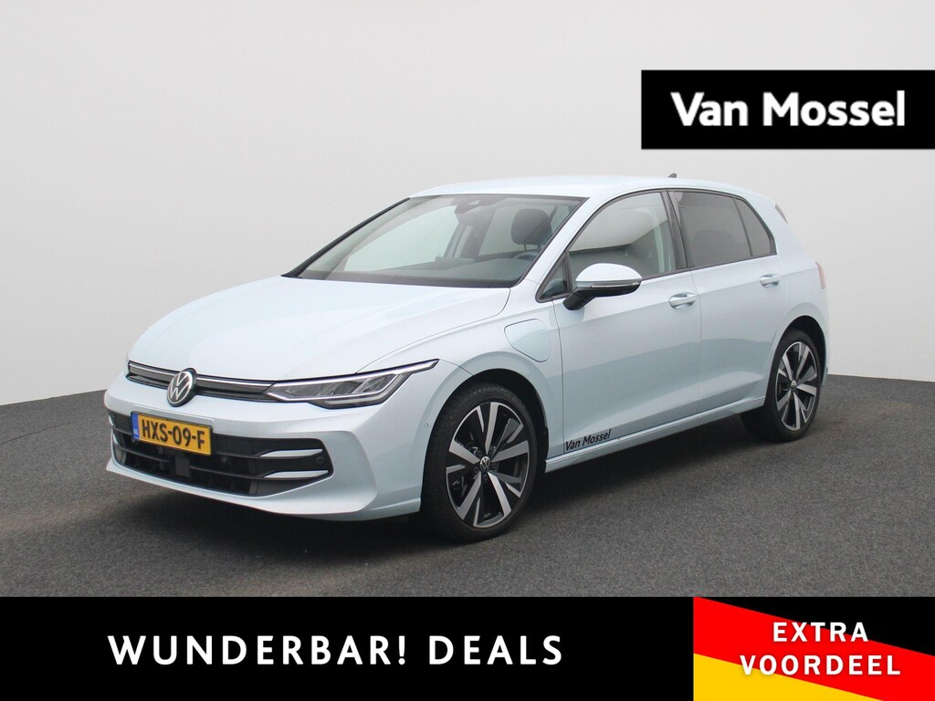 Volkswagen Golf 1.5 eHybrid Life Edition | Automaat | Navigatie | Draadloze Apple carplay | Adaptieve cruise control | File Assist | Climate control | Stuur- en Stoelverwarming | 360' graden Camera | Park Assist | Elektrische Trekhaak |