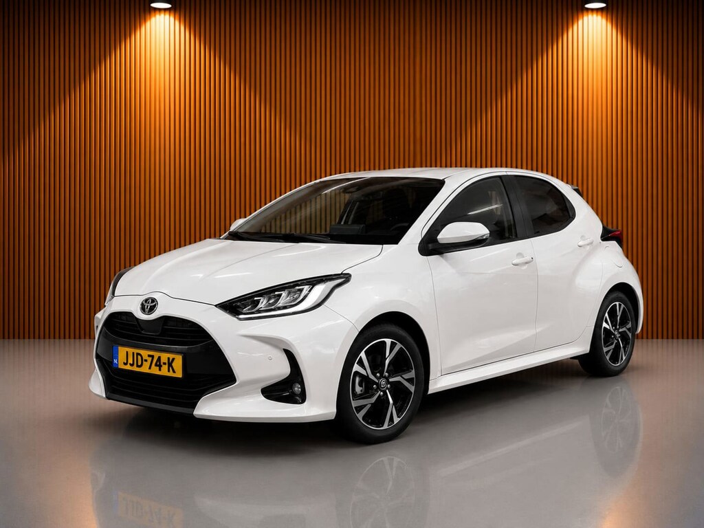 Toyota Yaris 1.5 Hybrid 115 First Edition Parelmoer-wit
