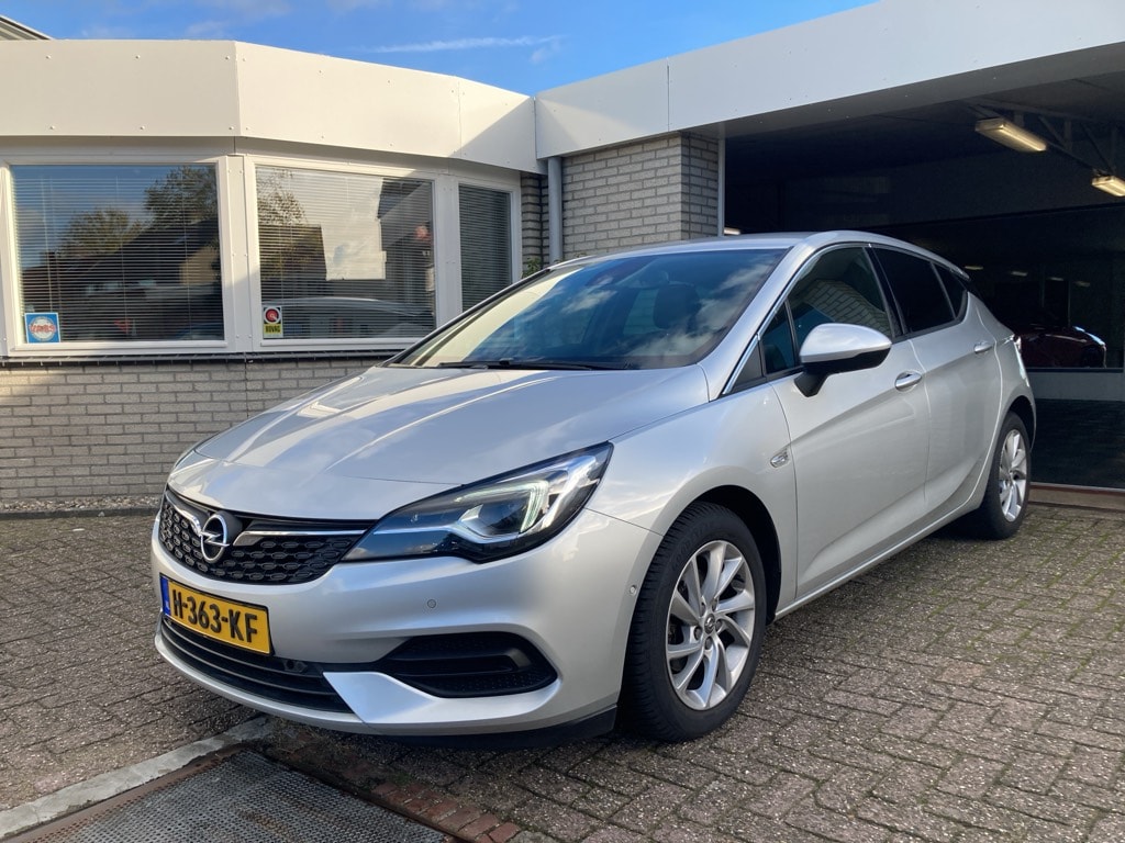 Opel Astra Elegance 110pk Navi / camera / clima airco