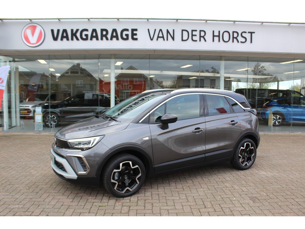 Opel Crossland 1.2-110pk Turbo Ultimate. Mooie en luxe hoogzitter met weinig km's ! Volautm. airco dual, cruise control, camera, comfortstoelen, metallic lak,  LM wielen, navigatie, telefoonvoorb., LED verlichting  etc.