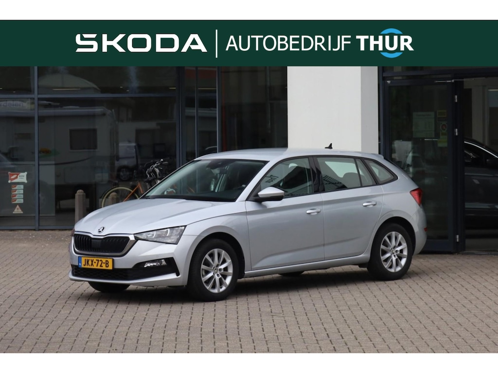 Skoda Scala 1.0 TSI Ambition 110PK / 81kW, Dealer onderhouden, achteruitrijcamera (rear view), parkeersensoren achter, elektrisch verstel-, verwarm- en inklapbare buitenspiegels, adaptieve cruise control (ACC), licht- en regensensor, Apple Carplay & Android Auto, airco, multifunctioneel lederen stuurwiel etc.