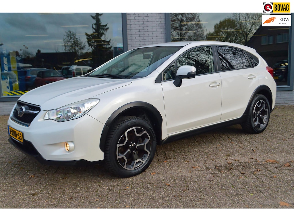 Subaru XV 2.0i Luxury AWD | Stoelverwarming voor | Trekhaak afn.baar | 1600 kg trekgewicht | 4 nwe all-seasons