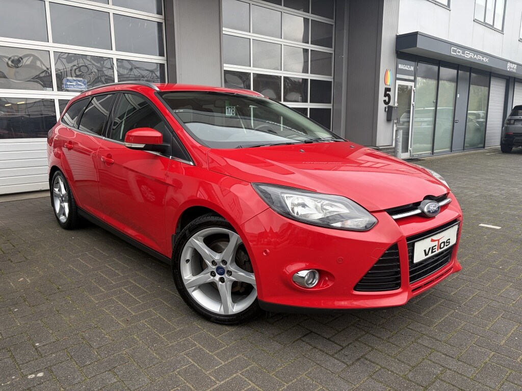 Ford Focus Wagon Titanium / SONY PAKKET 1.6 EcoB. Titanium / SONY / Winterbandenset
