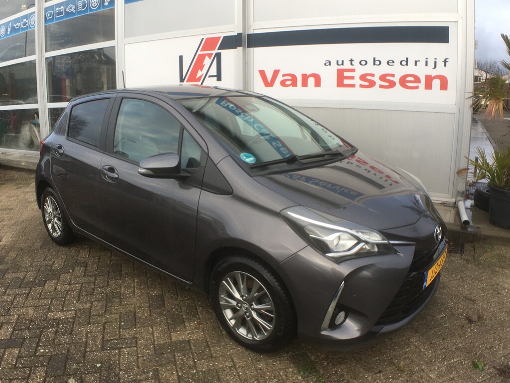 Toyota Yaris 1.5 VVT-i Aspiration, Bovag Garantie 112 PK, keyles entry, lane departure, Bots waarschuwing