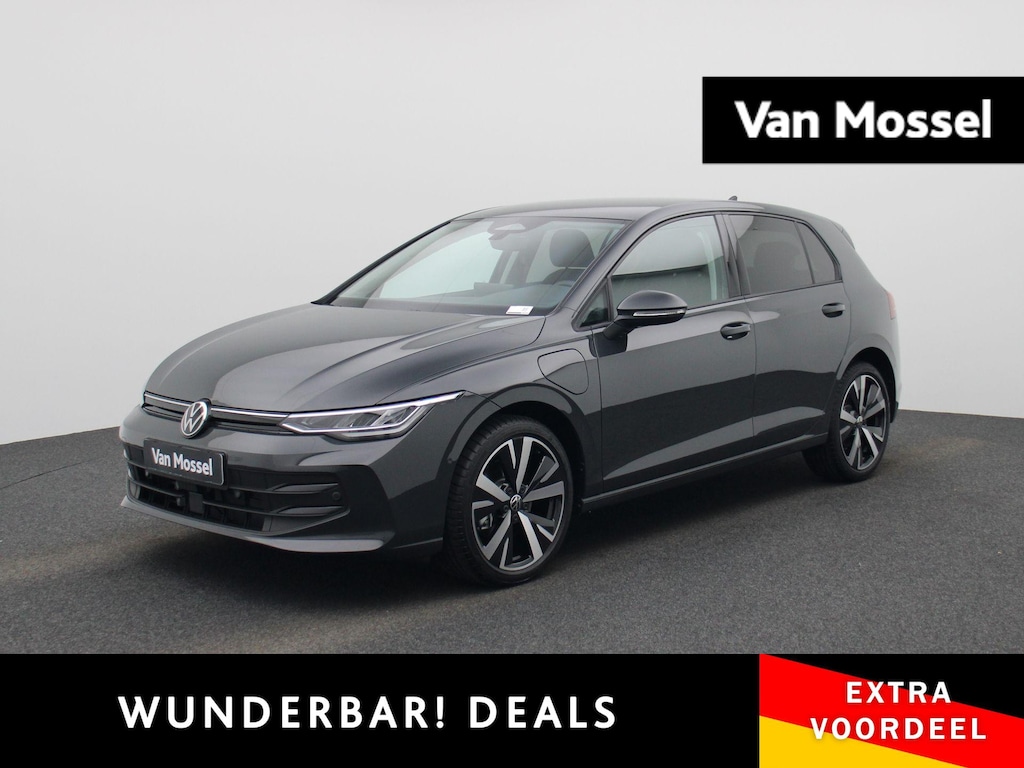 Volkswagen Golf 1.5 eHybrid Life Edition 204 PK | Fysieke Voorraad | Direct Leverbaar | 18 Inch Catania | Achteruitrijcamera | Parkeersensoren | Sfeerverlichting | Adaptieve Cruise Control | Digitale Cockpit