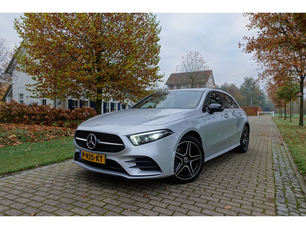 Mercedes-Benz A-klasse 250 e Business Solution AMG Limited | Pano