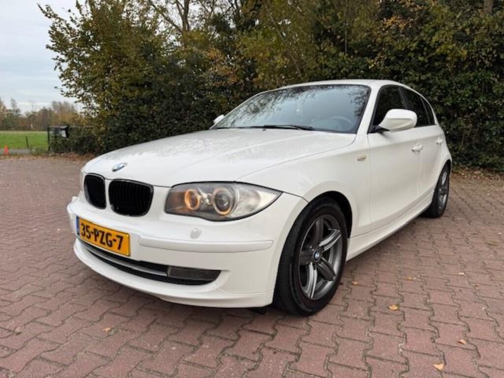 BMW 1-Serie 118i EXECUTIVE/LEER/NAV/XENON/NIEUWE APK