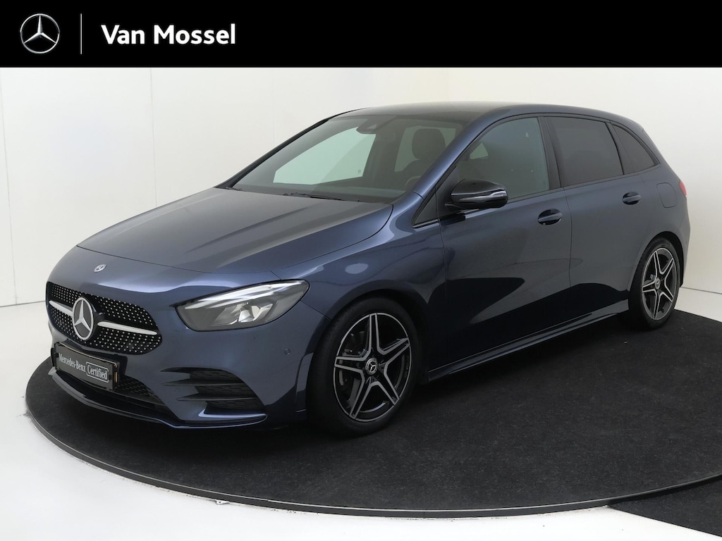 Mercedes-Benz B-klasse 180 Business Solution AMG /Nightpakket /18Inch /Achteruitrijcamera /CarPlay