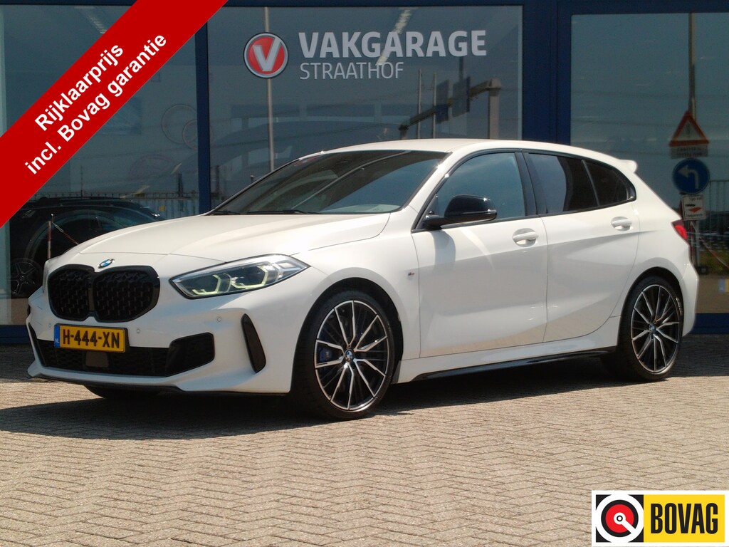 BMW 1-Serie M135i xDrive Executive Edition 306 PK, Full LED / Carplay / PDC / Stoelverwarming / 19' M dubbelspaak velgen