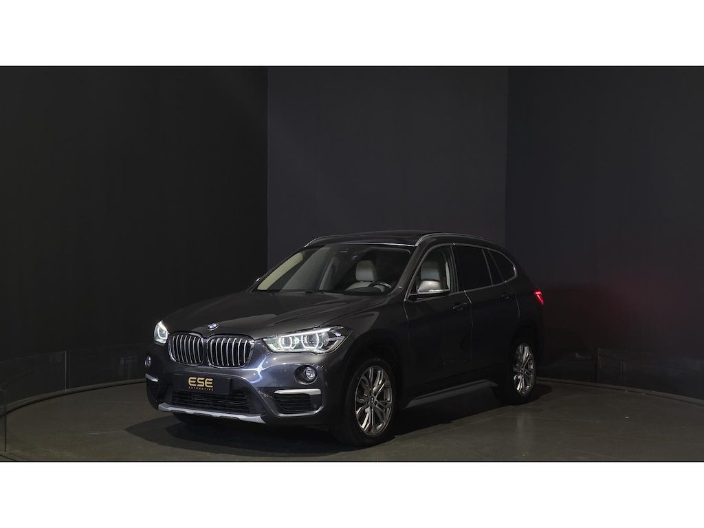 BMW X1 xDrive20i Executive | Panorama | Hud | Sfeer | Camera