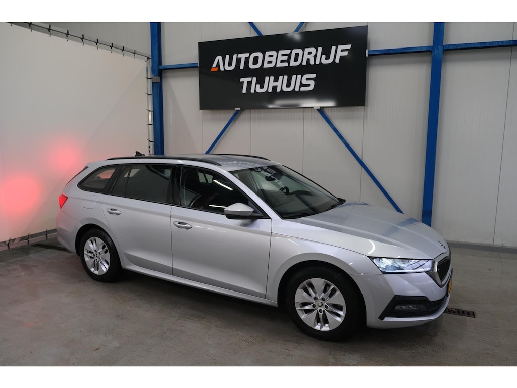 Skoda Octavia Combi 1.0 e-TSI Ambition - N.A.P. Airco, Navi, Trekhaak, PDC
