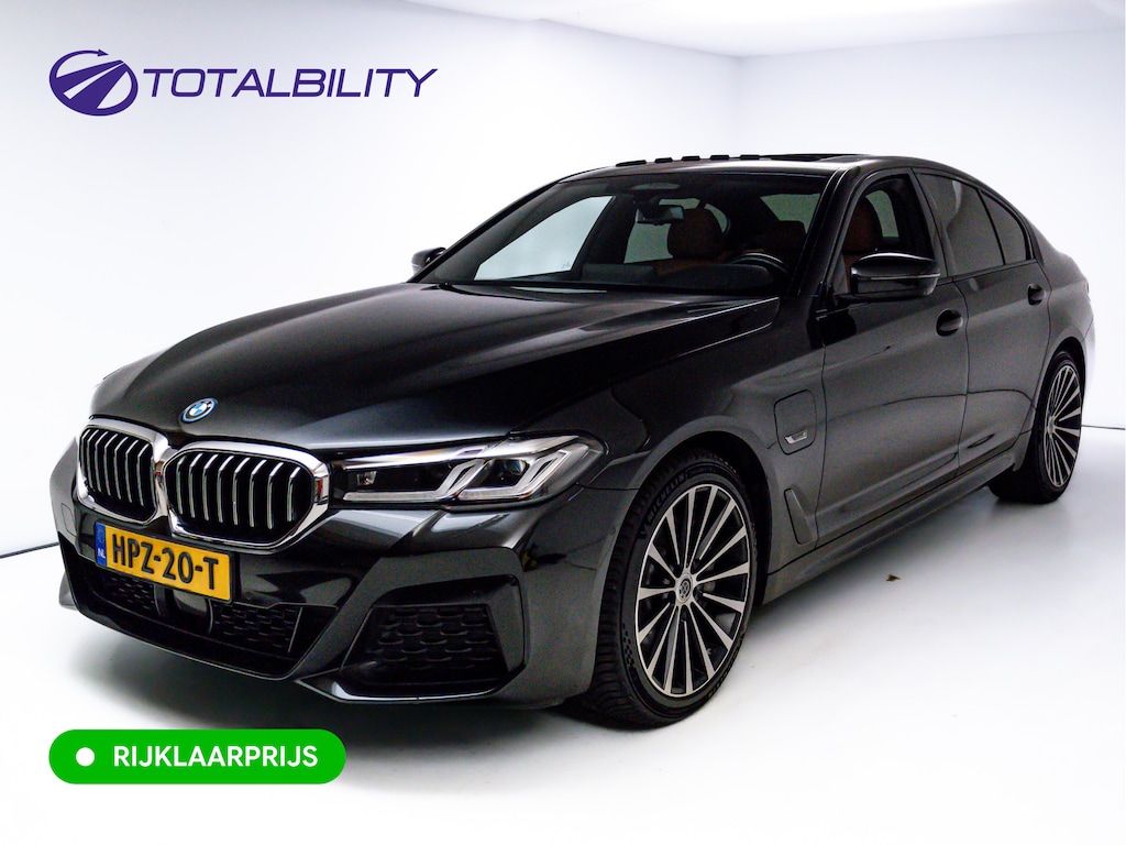 BMW 5-Serie 545e xDrive M-Sport | Open Dak | Trekhaak elec. | 360 Camera | Stoel- & Stuurverwarming | Adaptieve Cruise | Lederen bekleding, Comfortstoelen, Electrosche verstelbare voorstoelen