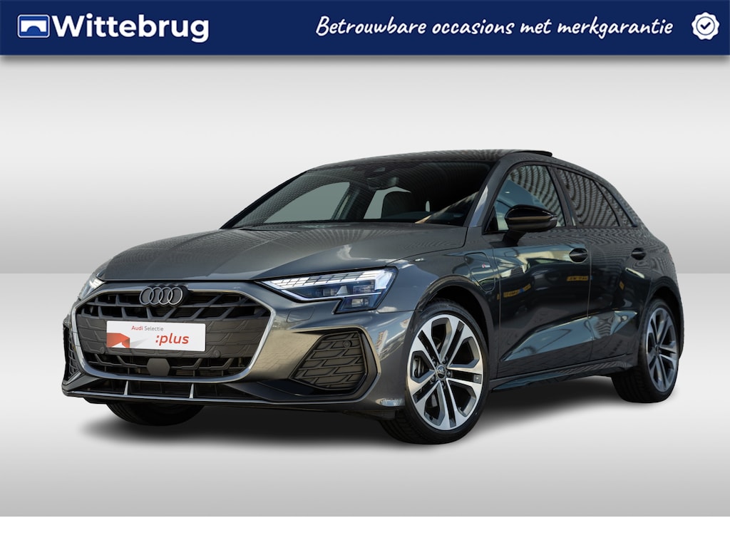 Audi A3 Sportback 40 TFSI e 204PK S Edition | Panoramadak | 18 Inch | Matrix | Achteruitrijcamera |