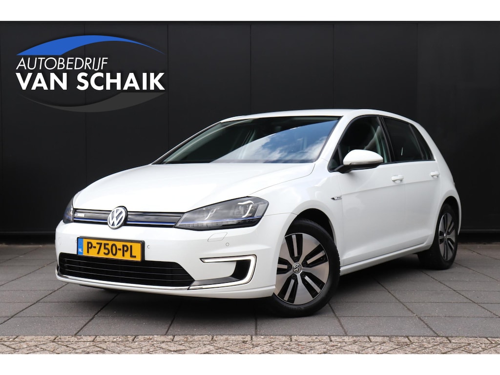 Volkswagen E-Golf 116 PK | SOH 83,6% | NAVI | STOELVERWARMING | PARK PILOT