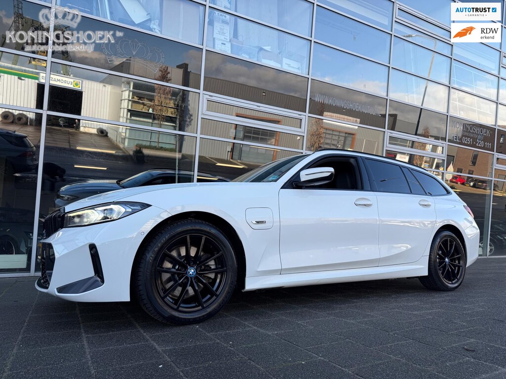 BMW 3-Serie Touring 330e M Sport High Executive
