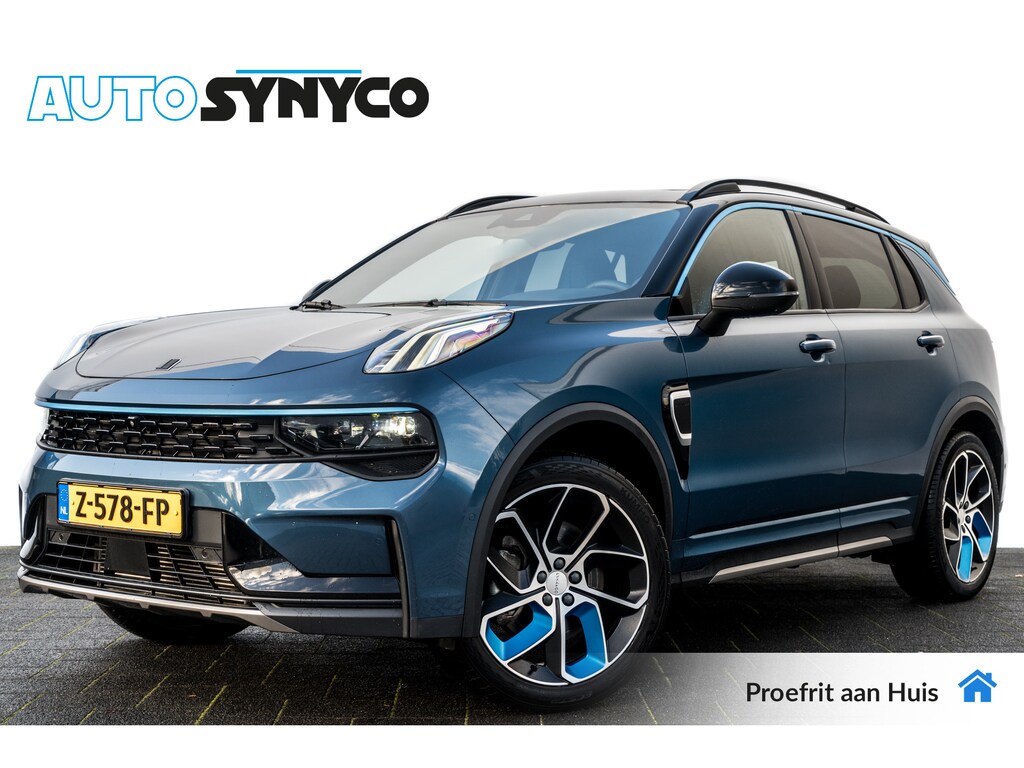 Lynk & Co 01 1.5 Plug-in Hybrid 262 Pk I Zwarte hemel I Panoramadak I 75 km Elektrisch I 360 Camera I Infinity Audio I Full Map Navi I Carplay I 20 inch. LMV l 1e eigenaar