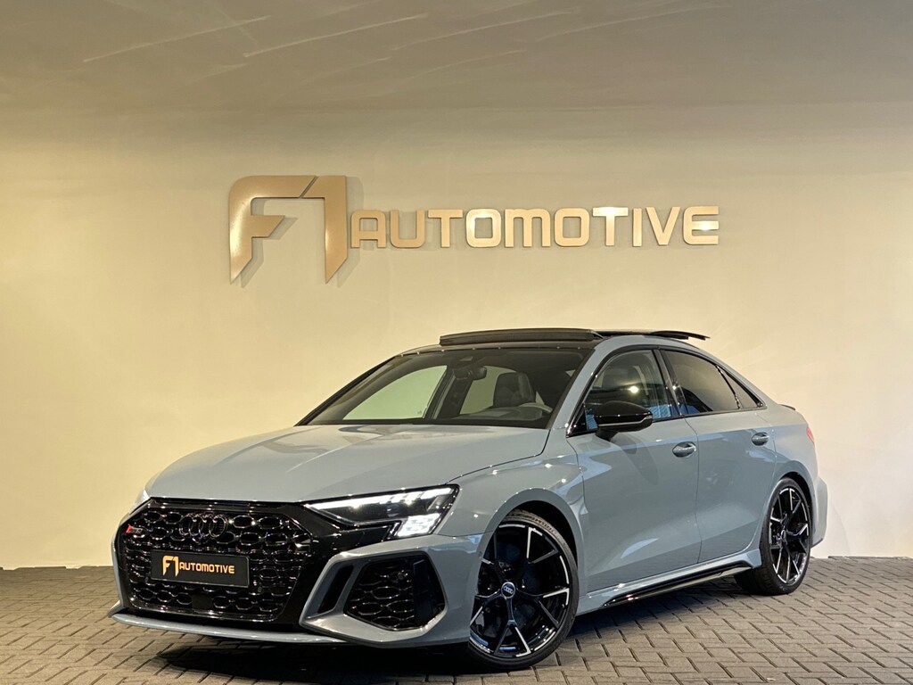 Audi RS3 Limousine 2.5 TFSI quattro Pano|Ceramic|HuD|B&O|Key