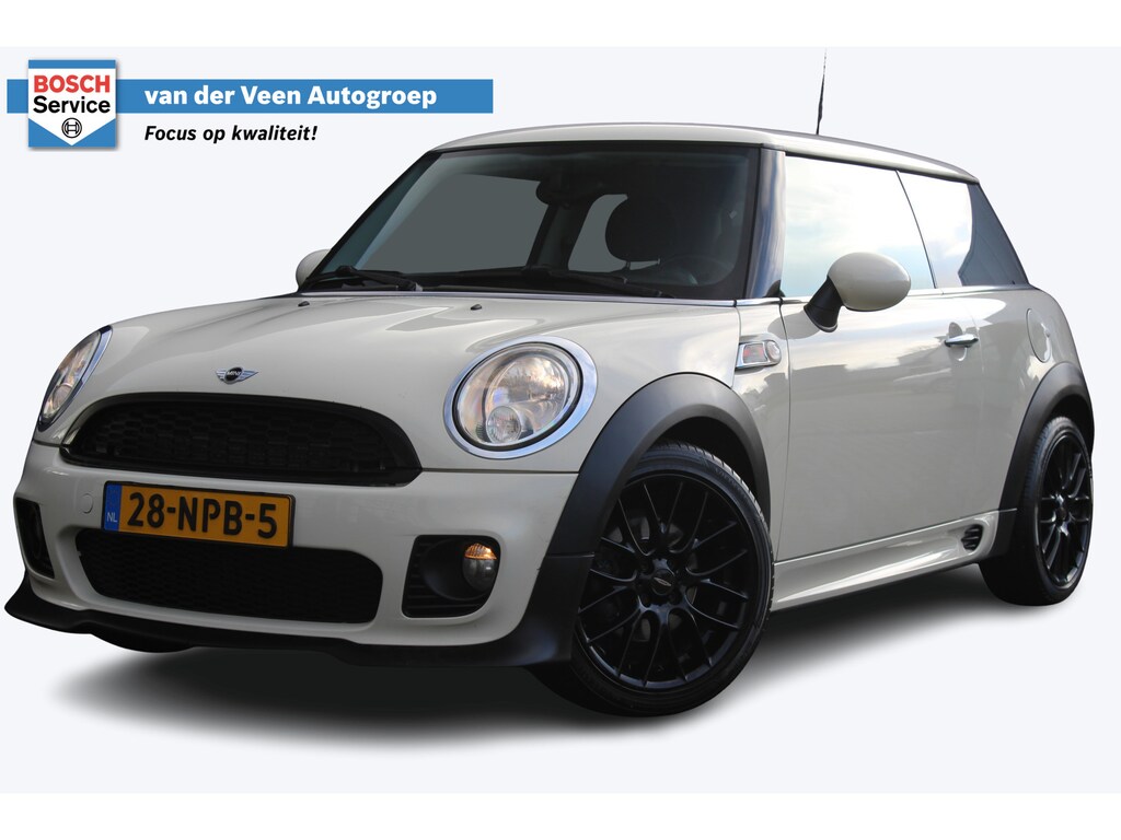MINI Cooper Mini 1.6 Business Line 123pk | Nieuwe APK | JCW look | Cruise | Airco | Start stop | 17" velgen | Elektr. ramen | 6-bak | Multifunctioneel stuur | Isofix | Origineel NL auto |