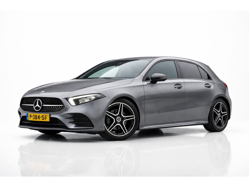 Mercedes-Benz A-klasse 180 AMG NIGHT | SFEERVERLICHTING | APPLE CARPLAY | CAMERA | ANDROID AUTO | NAP | DEALER ONDERHOUDEN